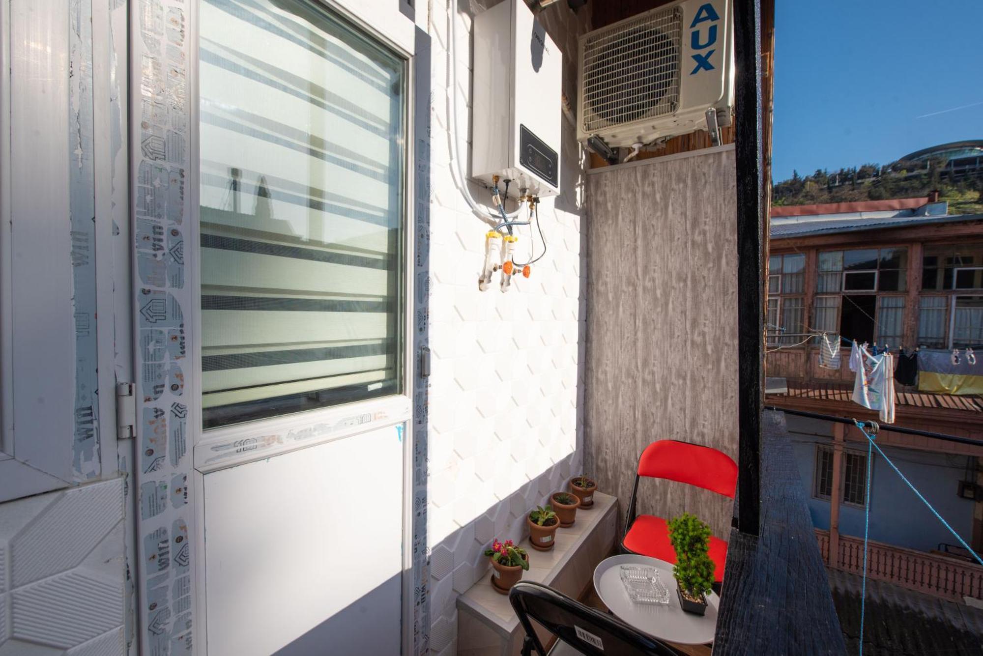 Apartment In Old Тбилиси Екстериор снимка